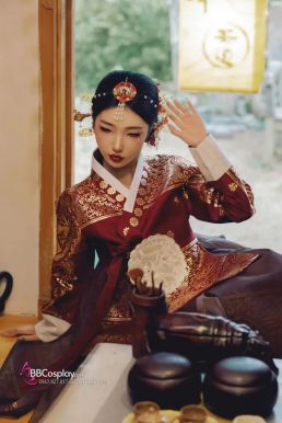 Hanbok Hoàng Cung Hàn Quốc - Áo Đỏ Váy Đen