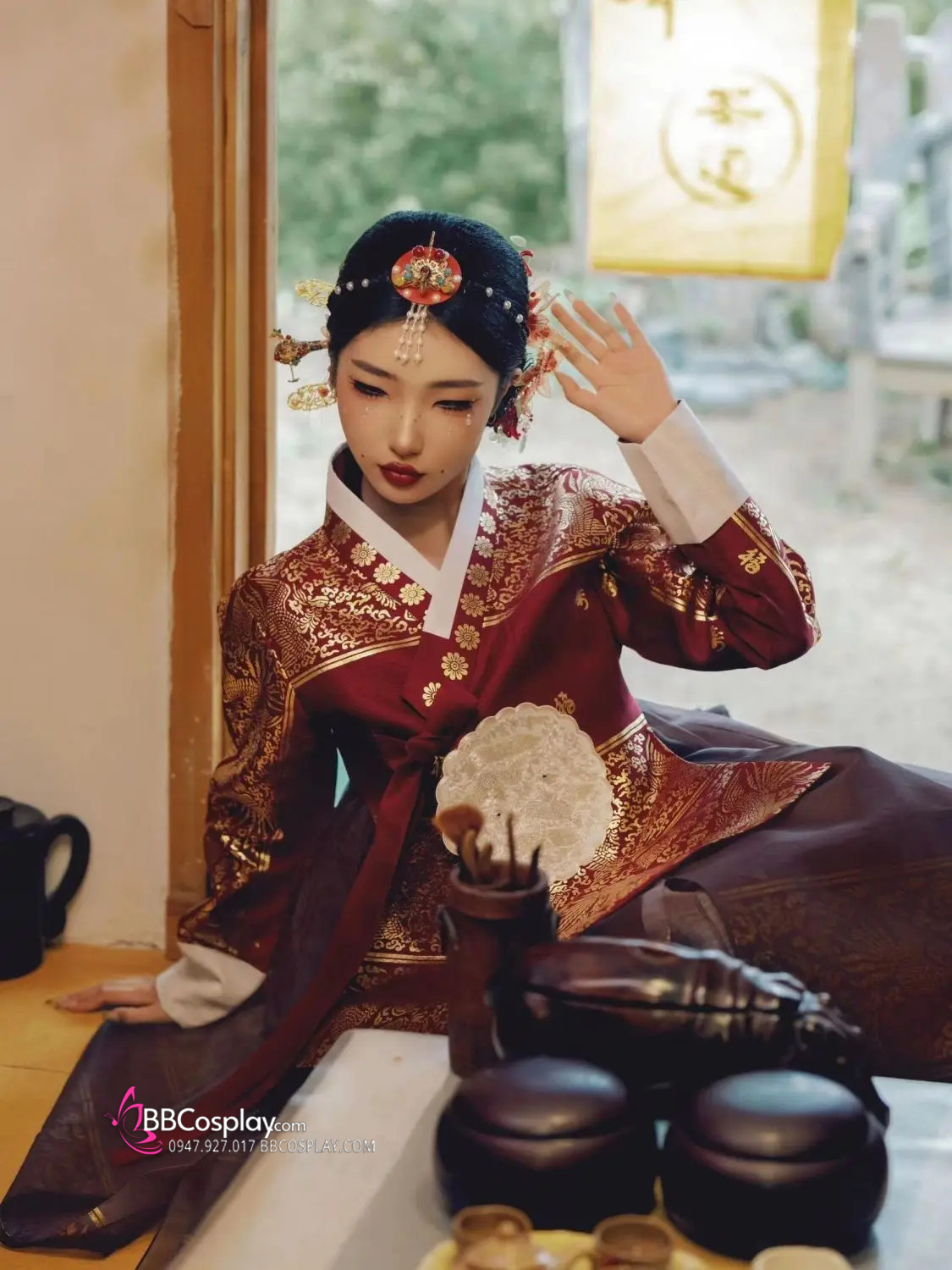 Hanbok Hoàng Cung Hàn Quốc - Áo Đỏ Váy Đen