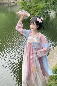 Hán Phục Xuân Hoa Tiên Vũ