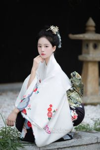 Áo Yukata Trắng Chân Đen Tặng Kèm Thắt Lưng