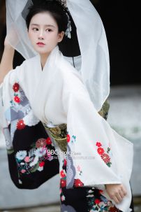 Áo Yukata Trắng Chân Đen Tặng Kèm Thắt Lưng