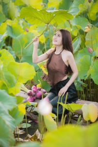 Bộ Yếm Nâu Chụp Ảnh Nghệ Thuật Việt Nam