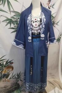 Quần Áo Tây Vực Xanh Thời Tống