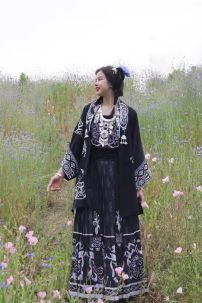 Hán Phục Miêu Thời Tống Khoác Đen