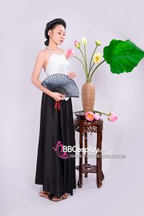 Bộ Yếm Quả Phụ Trắng Đen Cho Chị Đẹp