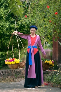 Áo Tứ Thân Tím Môn Váy Đen