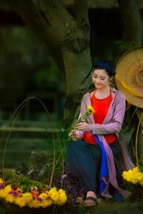 Áo Tứ Thân Trắng Yếm Nâu