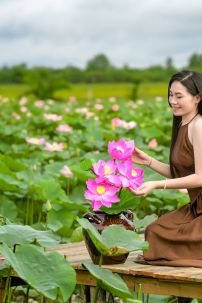 Áo Tứ Thân Trắng Yếm Nâu