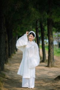 Áo Ngũ Thân Trắng Tơ Kính - Việt Phục Nguyễn Triều