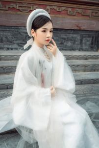 Áo Ngũ Thân Trắng Tơ Kính - Việt Phục Nguyễn Triều