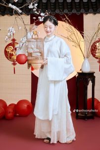 Áo Ngũ Thân Trắng Tơ Kính - Việt Phục Nguyễn Triều