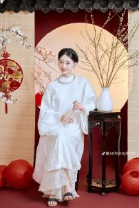 Áo Ngũ Thân Trắng Tơ Kính - Việt Phục Nguyễn Triều