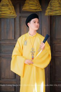 Áo Ngũ Thân Vàng Thành Chương