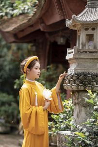 Áo Ngũ Thân Vàng Thành Chương