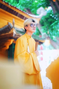 Áo Ngũ Thân Vàng Thành Chương