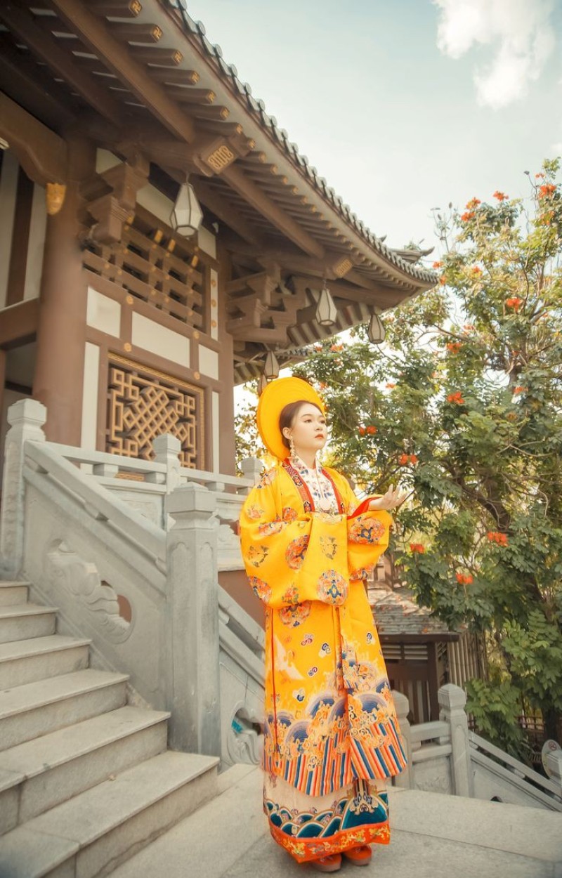 Trang Phục Nhật Bình Vàng Xuân Hạ