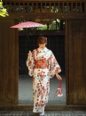 Áo Yukata Trắng Nền Hoa Caro Đỏ