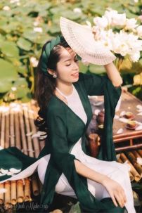 Tứ Thân Xanh Yếm Trắng Váy Trắng Ao Sen