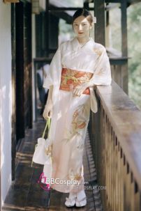 Áo Yukata Trắng Hồng Hoạ Tiết Bướm Nhẹ Nhàng
