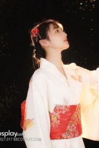 Áo Yukata Trắng Hồng Hoạ Tiết Bướm Nhẹ Nhàng