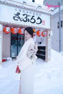 Áo Yukata Trắng Hồng Hoạ Tiết Bướm Nhẹ Nhàng
