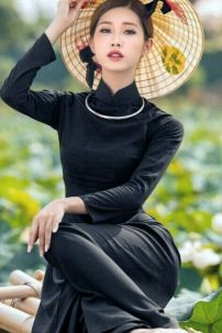 Áo Dài Truyền Thống Đen Chất Lụa Mỹ Mềm Mịn 4 Tà