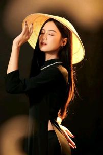 Áo Dài Truyền Thống Đen Chất Lụa Mỹ Mềm Mịn 4 Tà