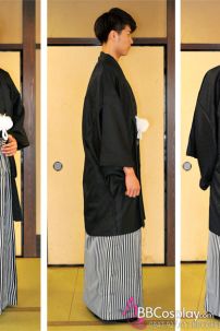 Đồ Hakama Sọc Trắng Đen Kèm Haori Đen Có Gia Huy Hình Lông Vũ Diều Hâu