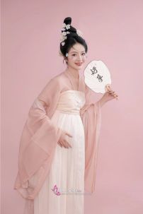 Đồ Cổ Trang Long Mẫu Cho Mẹ Bầu