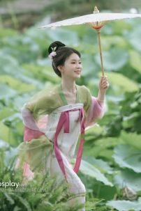 Hán Phục Chiết Ngực Lục Liên Bạch Hà