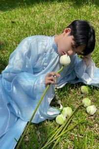 Áo Ngũ Thân Xanh Nhạt Tơ Xước Cho Nam