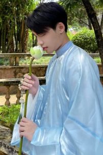 Áo Ngũ Thân Xanh Nhạt Tơ Xước Cho Nam