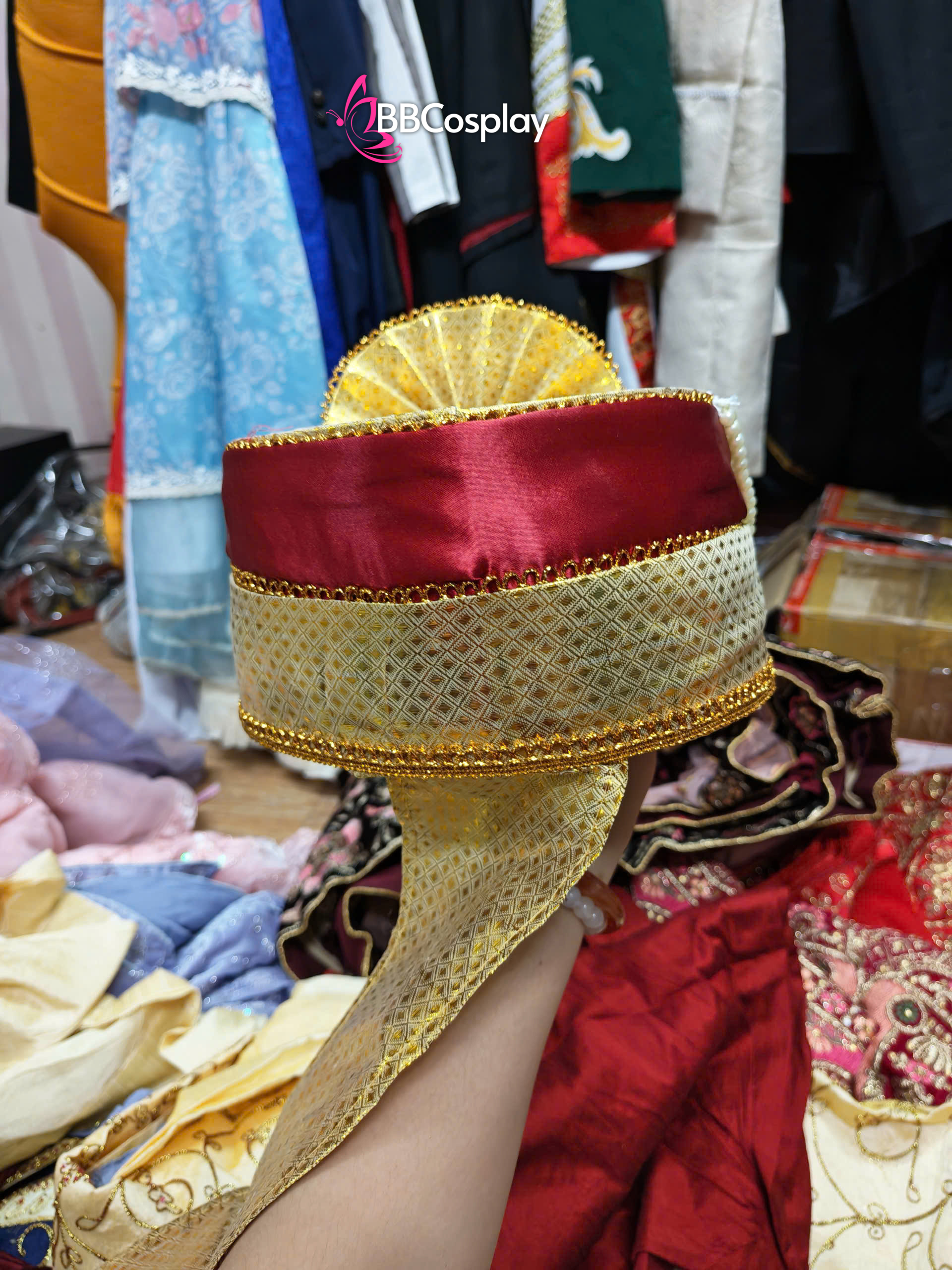 Nón Ấn Độ Vàng Đỏ Loại Gấm Nhũ Vàng Đính Đá