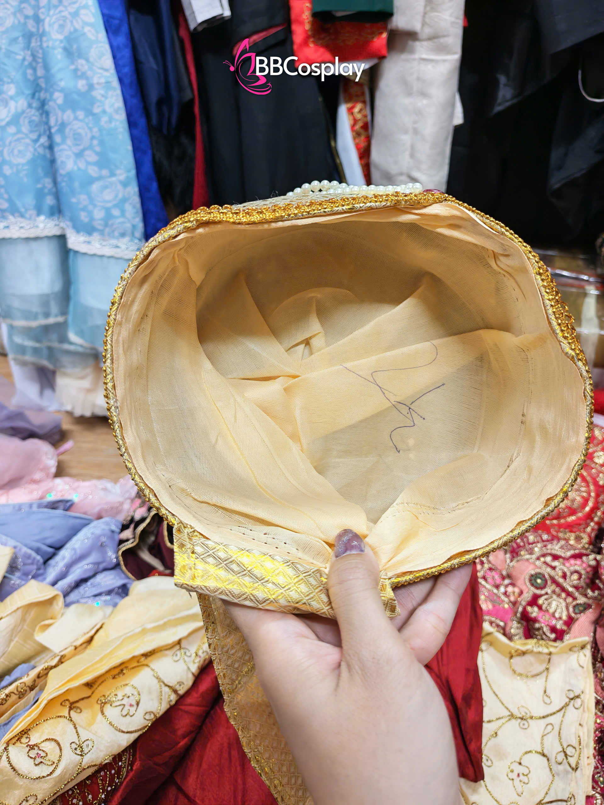 Nón Ấn Độ Vàng Đỏ Loại Gấm Nhũ Vàng Đính Đá