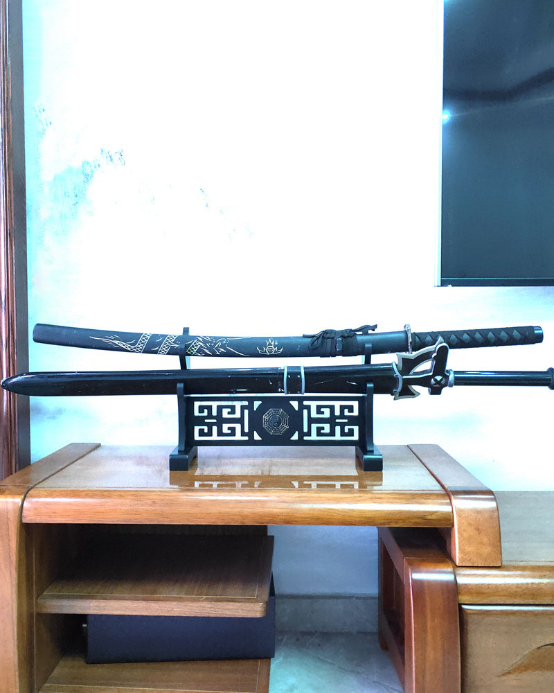 Giá Để Kiếm Để Bàn Đế To Cắt CNC 4 Tầng Hình Rồng Mạ Vàng Loại Cao Cấp