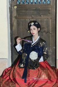 Hanbok Hoàng Cung Hàn Quốc - Áo Đen Váy Đỏ