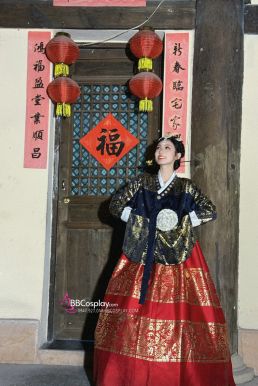 Hanbok Hoàng Cung Hàn Quốc - Áo Đen Váy Đỏ