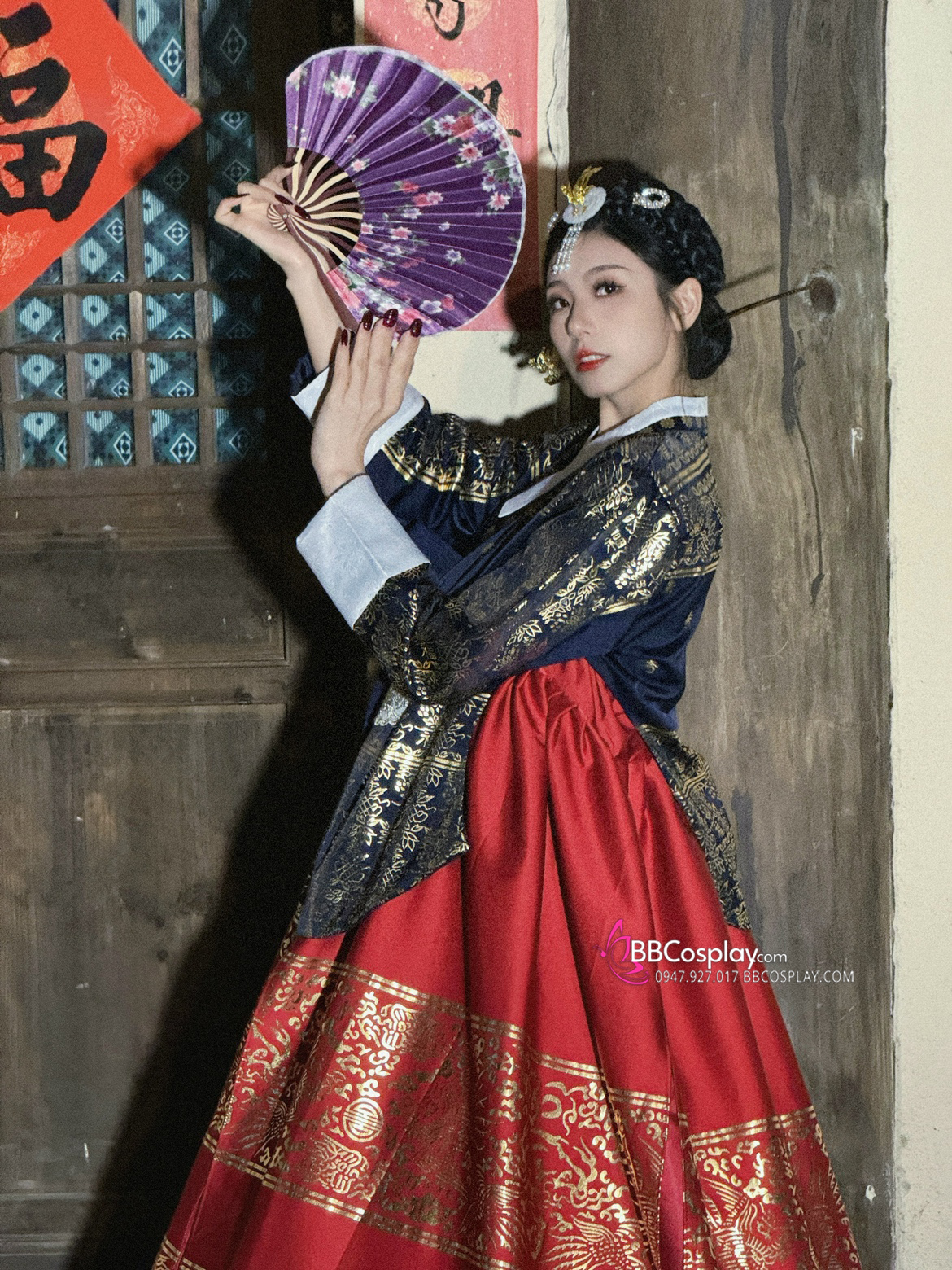 Hanbok Hoàng Cung Hàn Quốc - Áo Đen Váy Đỏ