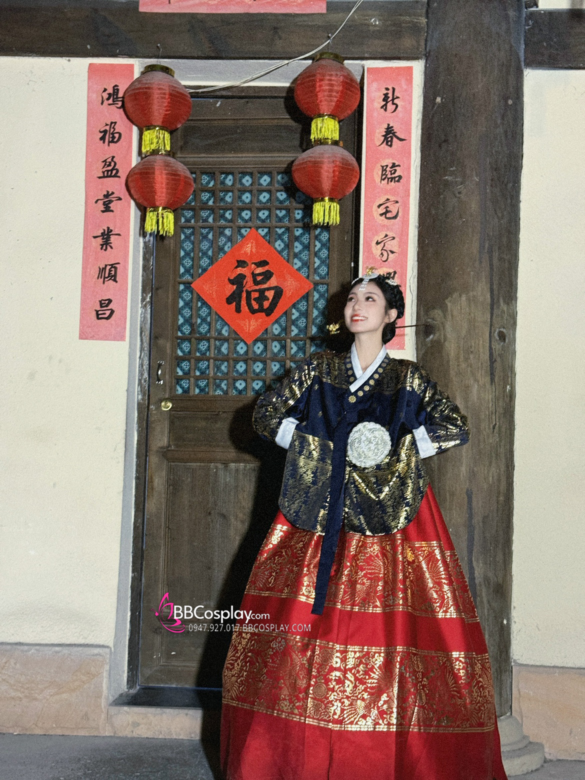 Hanbok Hoàng Cung Hàn Quốc - Áo Đen Váy Đỏ