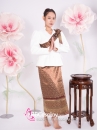 Trang Phục Khmer Áo Trắng Váy Gấm Nâu Kèm Khăn Vai