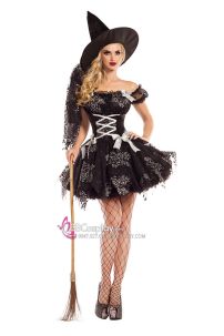 Đồ Phù Thuỷ Đen Có Nón Quyến Rũ Mọi Ánh Nhìn