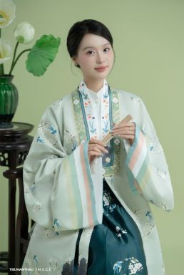 Trang Phục Cặp Đôi Việt Phục Ngũ Thân Tone Xanh Lá  - Hoạ Tiết In