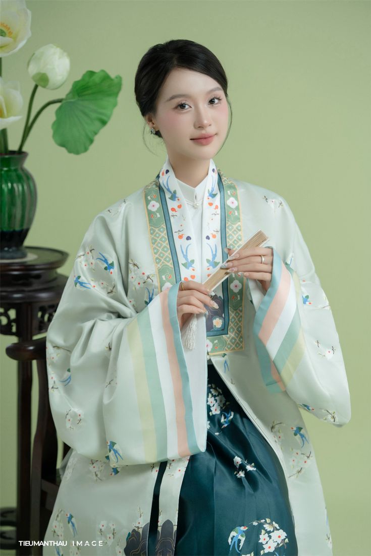 Trang Phục Cặp Đôi Việt Phục Ngũ Thân Tone Xanh Lá  - Hoạ Tiết In