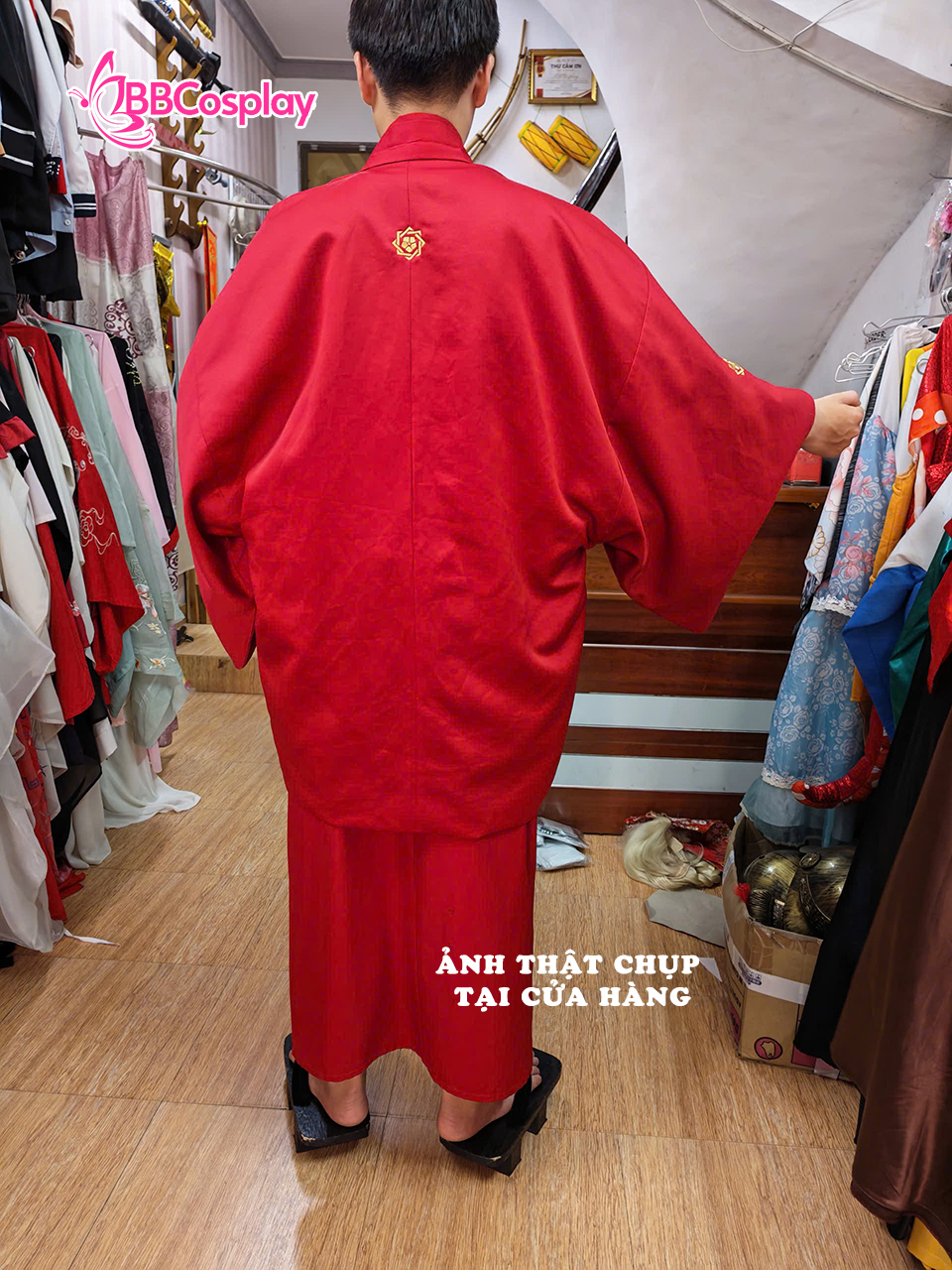 Trang Phục Nam Nhật Bản Yukata Đỏ Kèm Khoác Haori Thêu Gia Huy Hoa Mai - HÀNG SHOP MAY