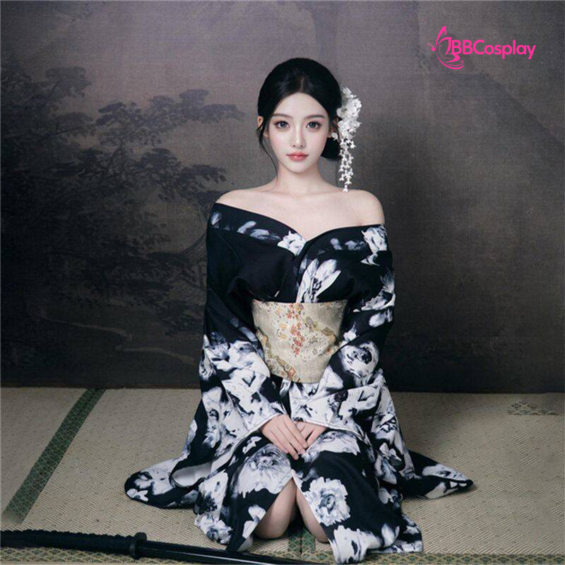 Áo Yukata Đen Hoa Trắng Xám - Mẫu Tay Ngắn