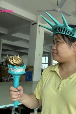 Cài Tóc Và Ngọn Đuốc Nữ Thần Tự Do
