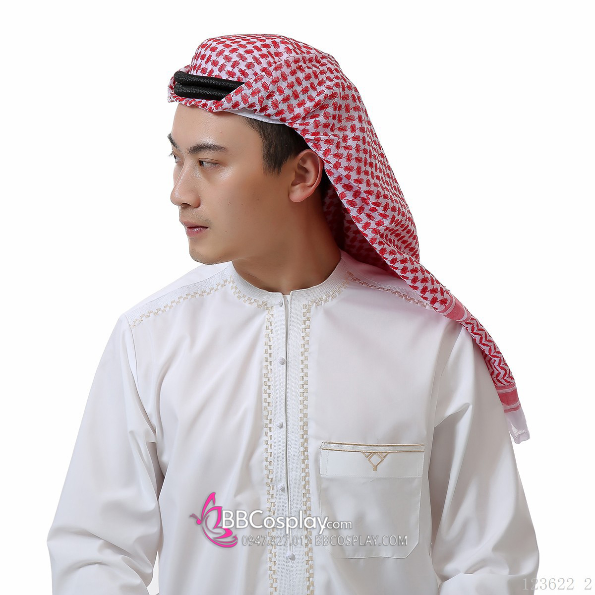Trang Phục Truyền Thống Của UAE - Khăn Đội Đầu Đỏ