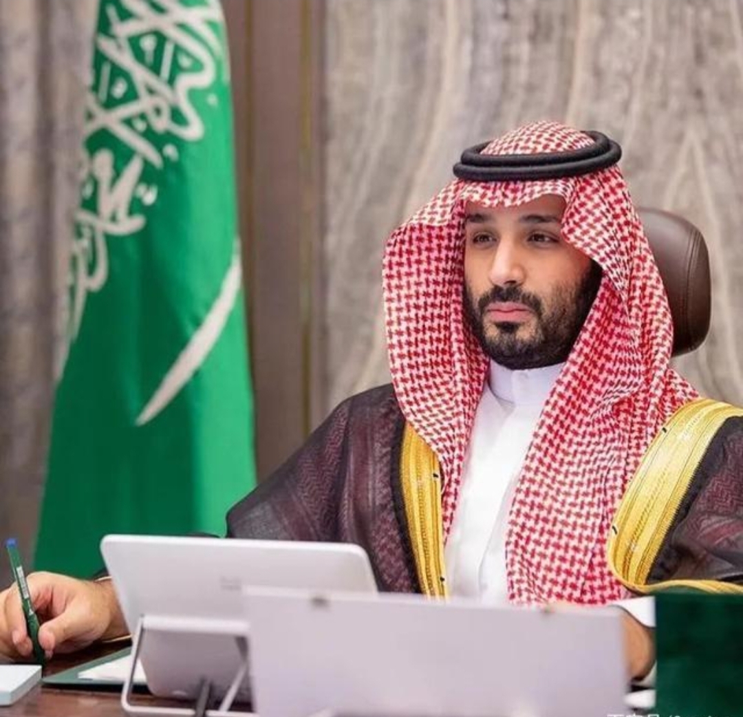 Trang Phục Truyền Thống Của UAE - Khăn Đội Đầu Đỏ