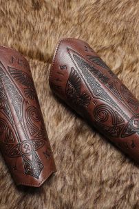 Giáp Tay Chiến Binh Khắc Hoa Văn Hiệp Sĩ - Màu Nâu Sáng