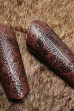 Giáp Tay Chiến Binh Khắc Hoa Văn Hiệp Sĩ - Màu Nâu Sáng